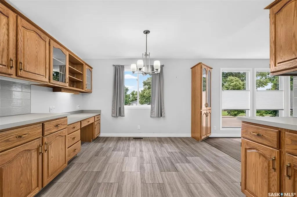 1027 Vaughan Street Moose Jaw SK S6H 5P1