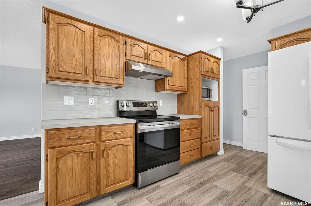 1027 Vaughan Street Moose Jaw SK S6H 5P1