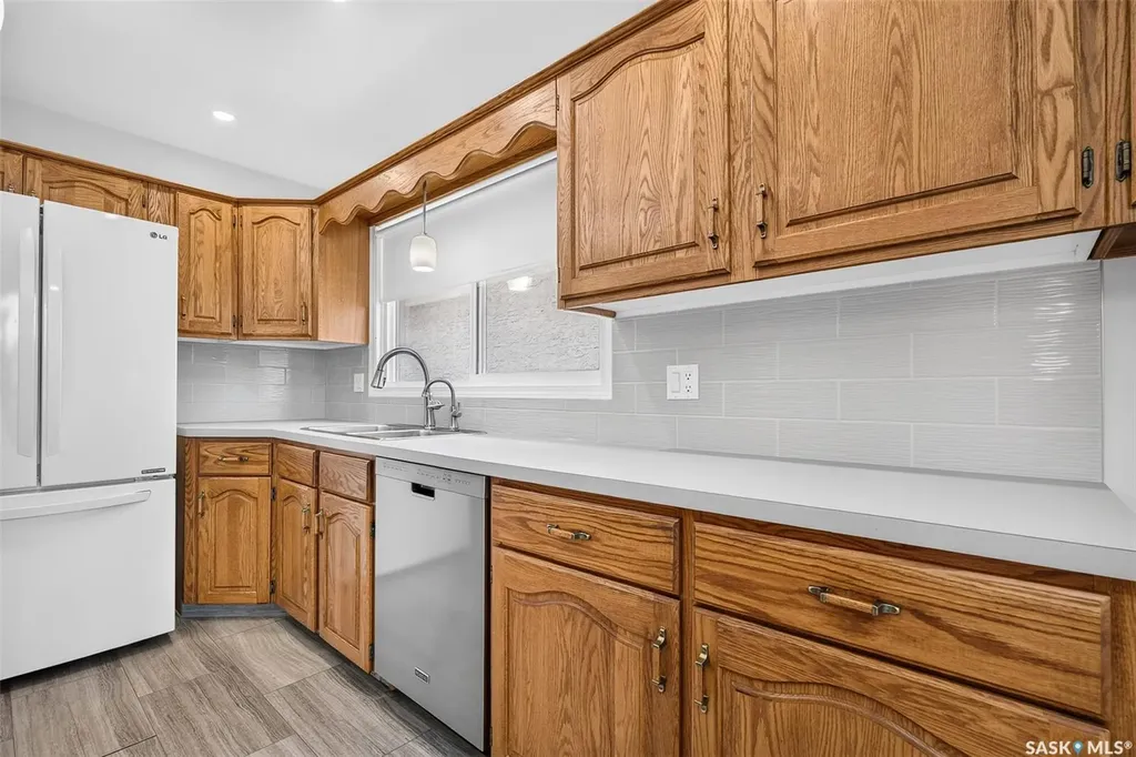 1027 Vaughan Street Moose Jaw SK S6H 5P1