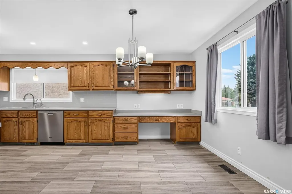1027 Vaughan Street Moose Jaw SK S6H 5P1