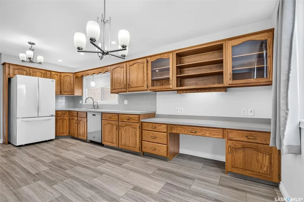 1027 Vaughan Street Moose Jaw SK S6H 5P1