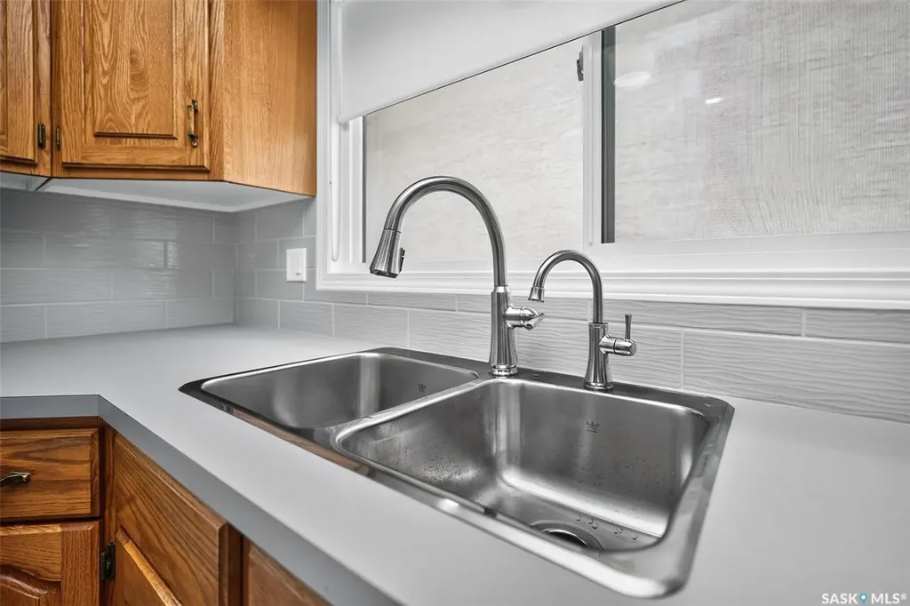 1027 Vaughan Street Moose Jaw SK S6H 5P1
