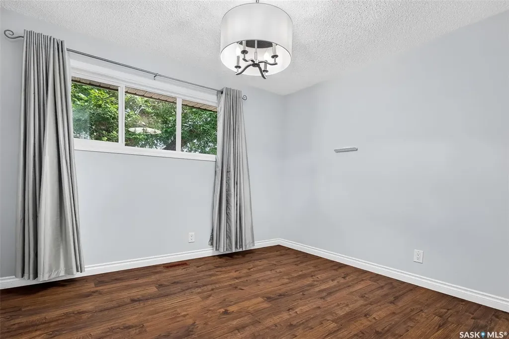 1027 Vaughan Street Moose Jaw SK S6H 5P1