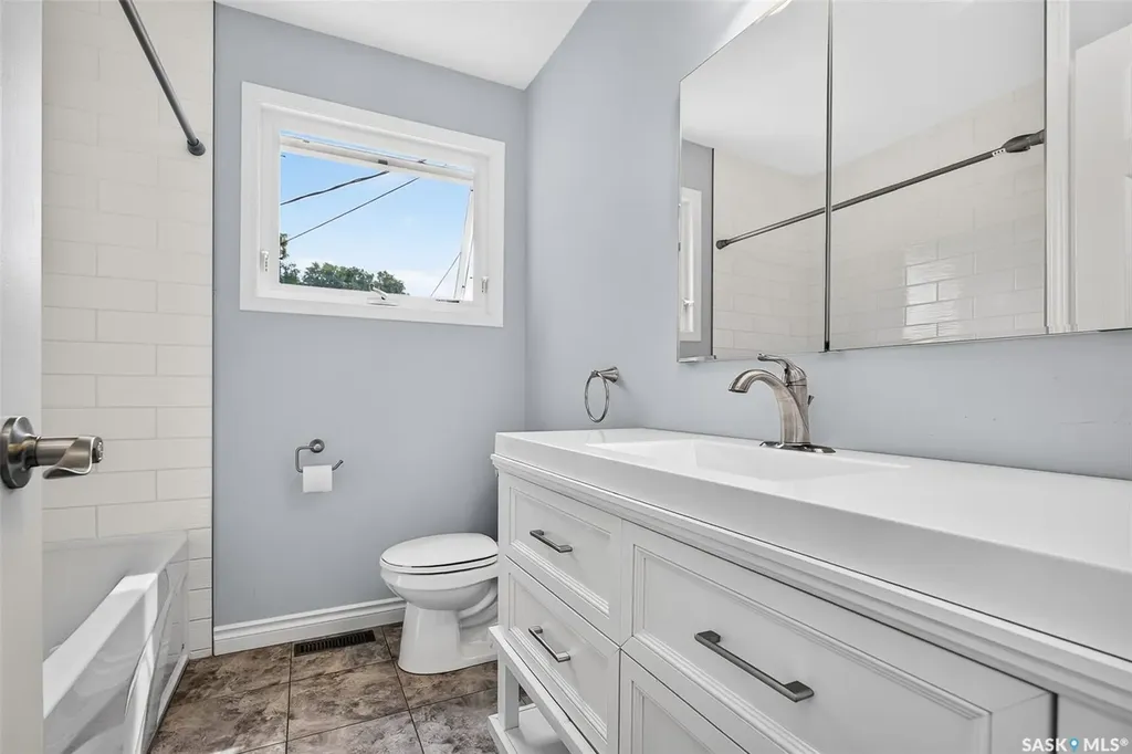 1027 Vaughan Street Moose Jaw SK S6H 5P1
