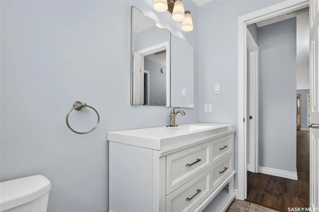 1027 Vaughan Street Moose Jaw SK S6H 5P1