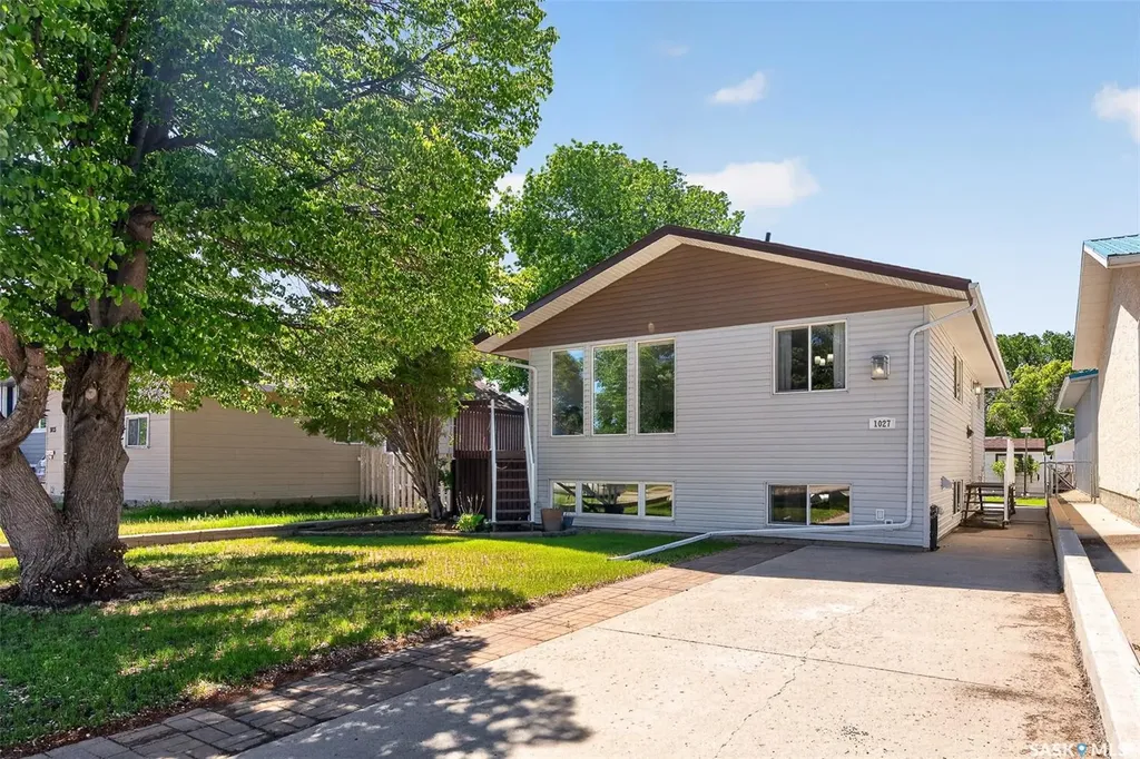 1027 Vaughan Street Moose Jaw SK S6H 5P1