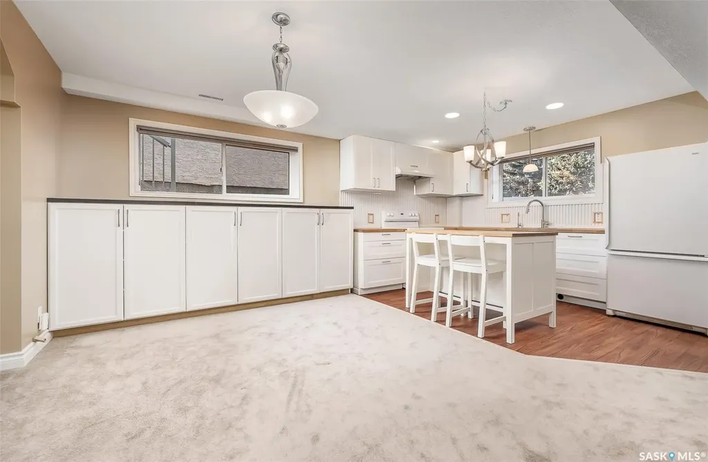 1027 Vaughan Street Moose Jaw SK S6H 5P1
