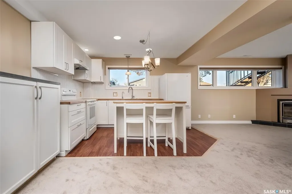 1027 Vaughan Street Moose Jaw SK S6H 5P1