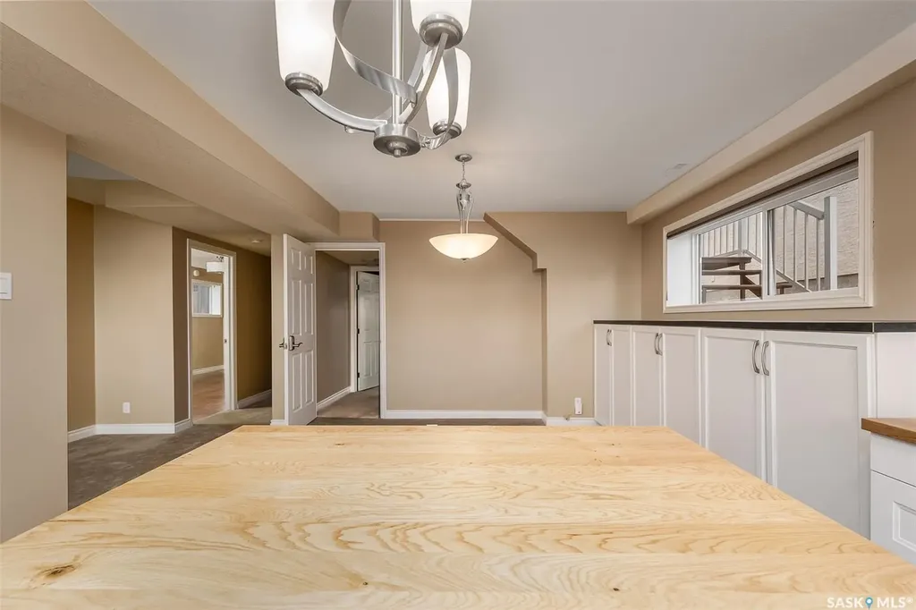 1027 Vaughan Street Moose Jaw SK S6H 5P1