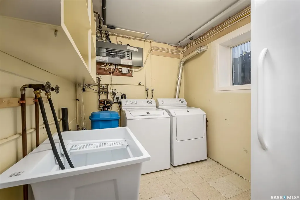 1027 Vaughan Street Moose Jaw SK S6H 5P1