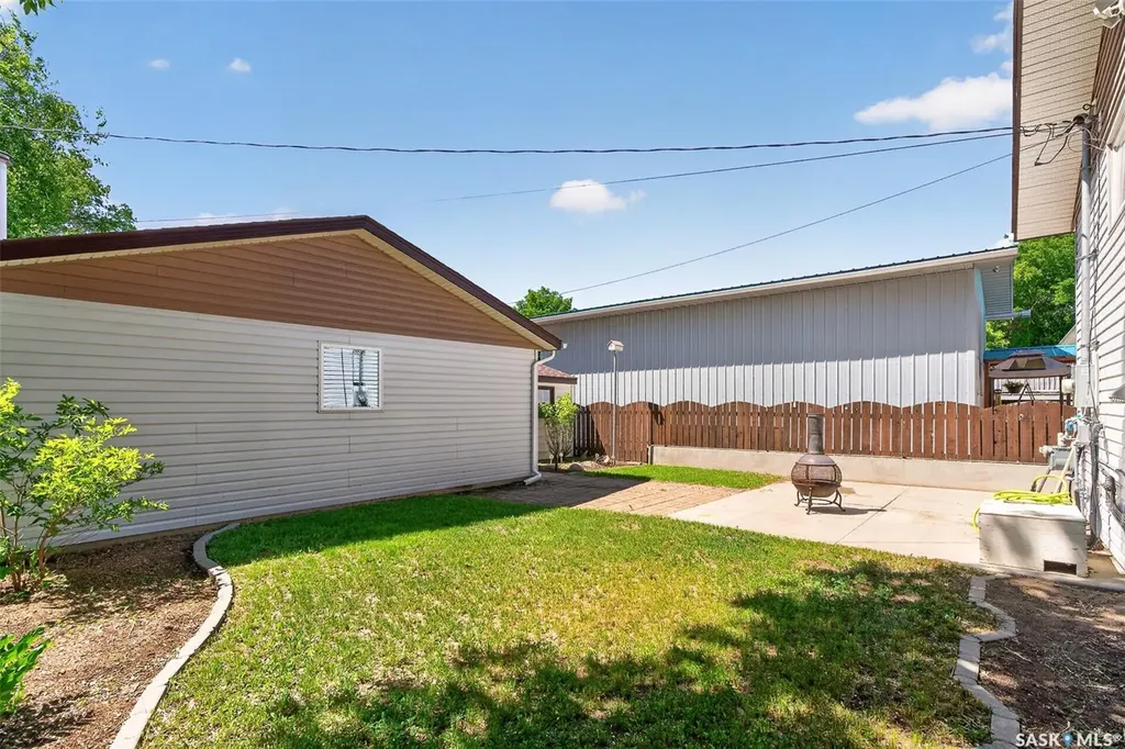 1027 Vaughan Street Moose Jaw SK S6H 5P1