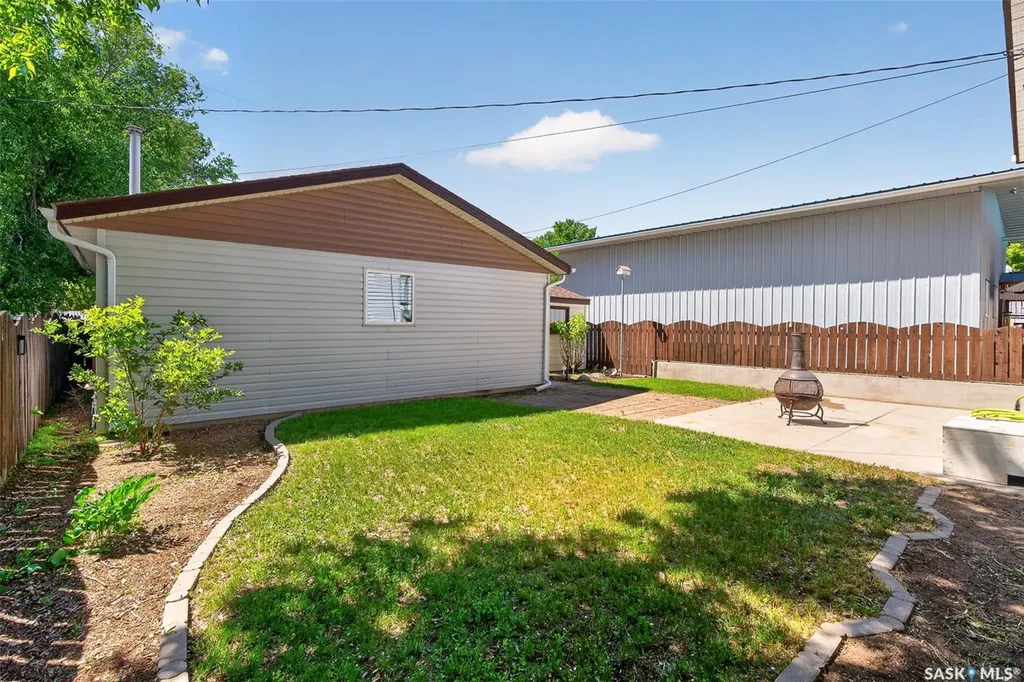 1027 Vaughan Street Moose Jaw SK S6H 5P1