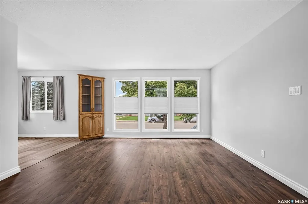 1027 Vaughan Street Moose Jaw SK S6H 5P1