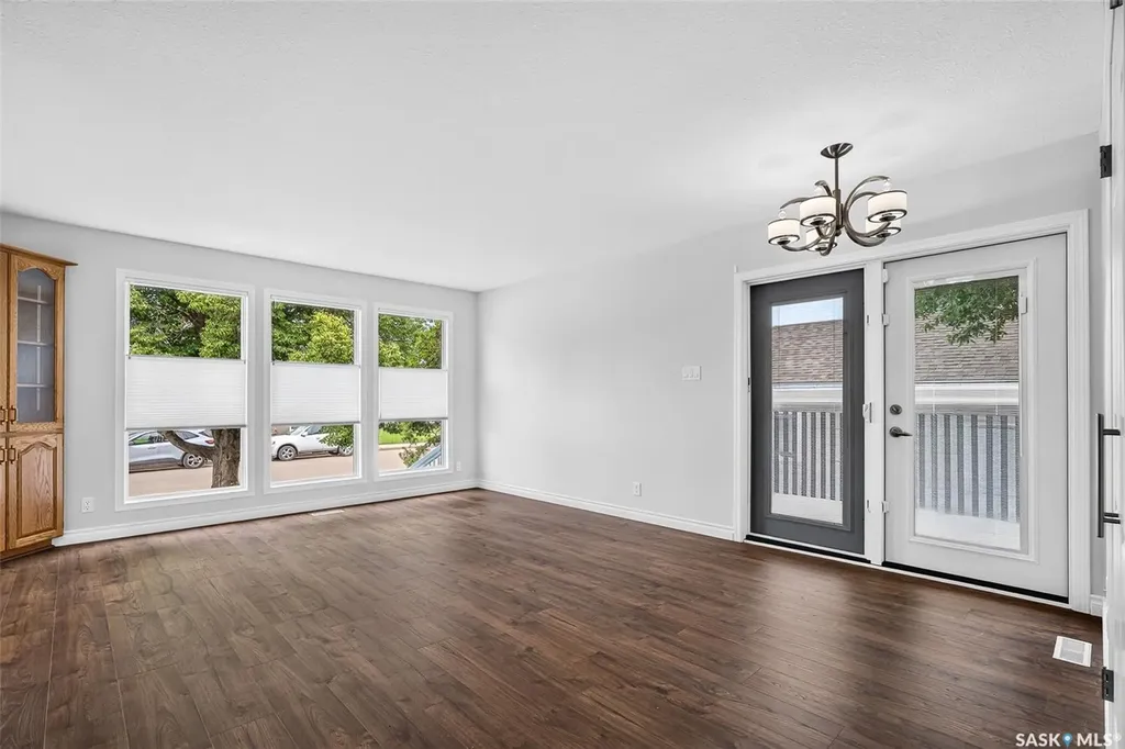 1027 Vaughan Street Moose Jaw SK S6H 5P1