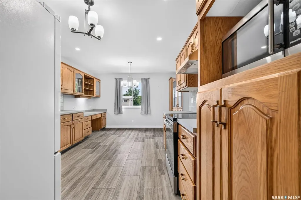 1027 Vaughan Street Moose Jaw SK S6H 5P1