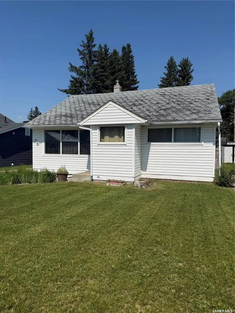 217 3a Street E Nipawin SK S0E 1E0
