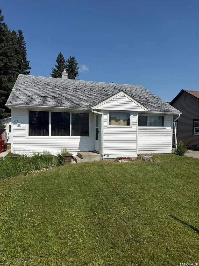 217 3a Street E Nipawin SK S0E 1E0