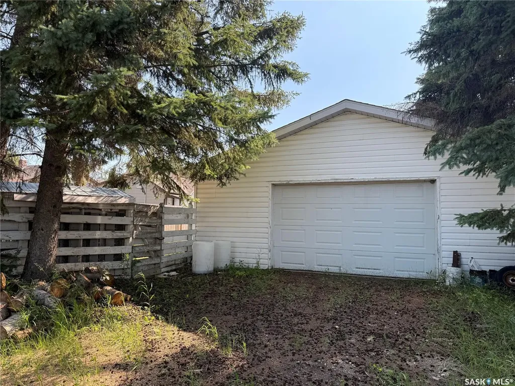 217 3a Street E Nipawin SK S0E 1E0