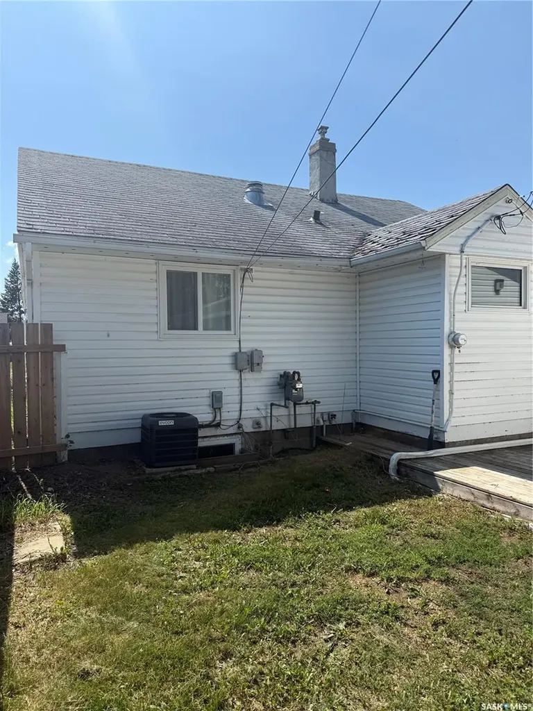 217 3a Street E Nipawin SK S0E 1E0