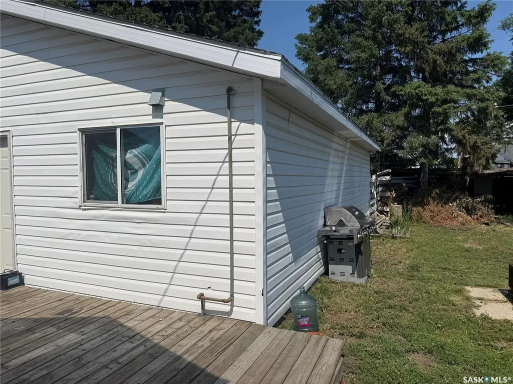 217 3a Street E Nipawin SK S0E 1E0
