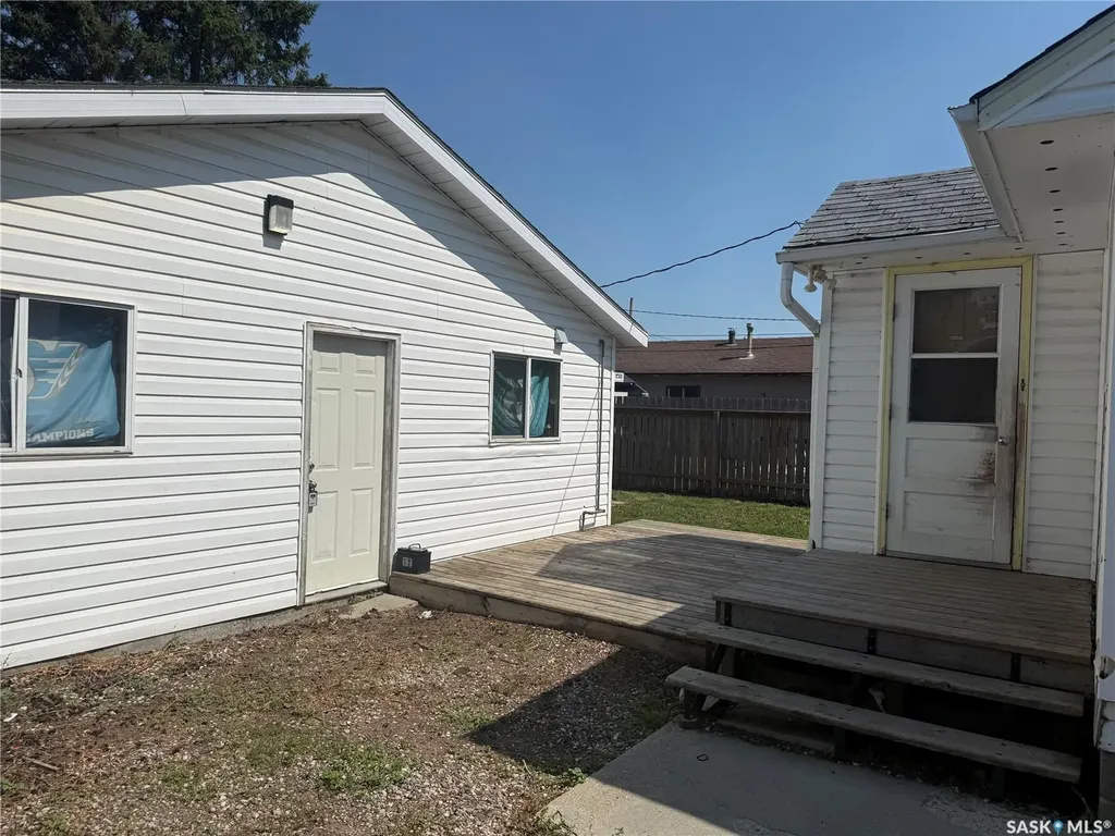 217 3a Street E Nipawin SK S0E 1E0