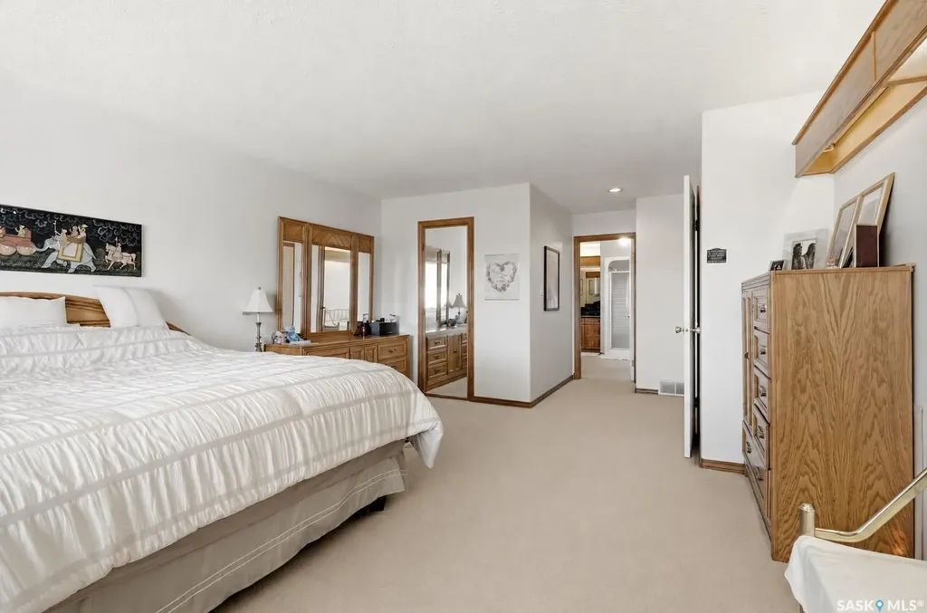 2135 Potts Crescent E Regina SK S4V 2E6