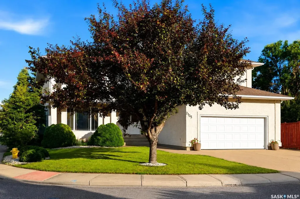 2135 Potts Crescent E Regina SK S4V 2E6
