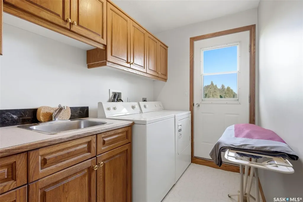 2135 Potts Crescent E Regina SK S4V 2E6