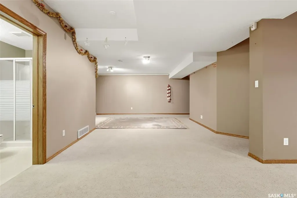 2135 Potts Crescent E Regina SK S4V 2E6