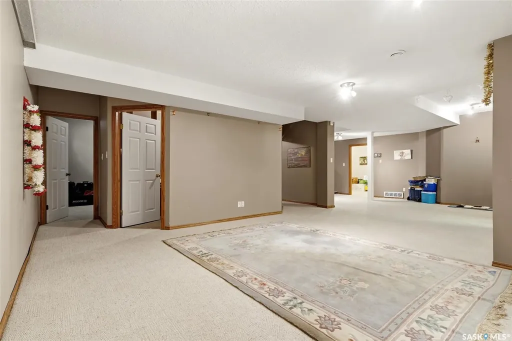 2135 Potts Crescent E Regina SK S4V 2E6