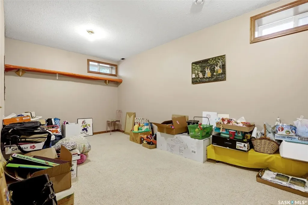 2135 Potts Crescent E Regina SK S4V 2E6