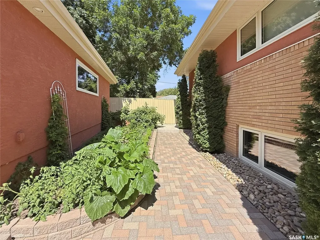 1165 North Hill Drive Swift Current SK S9H 1X8