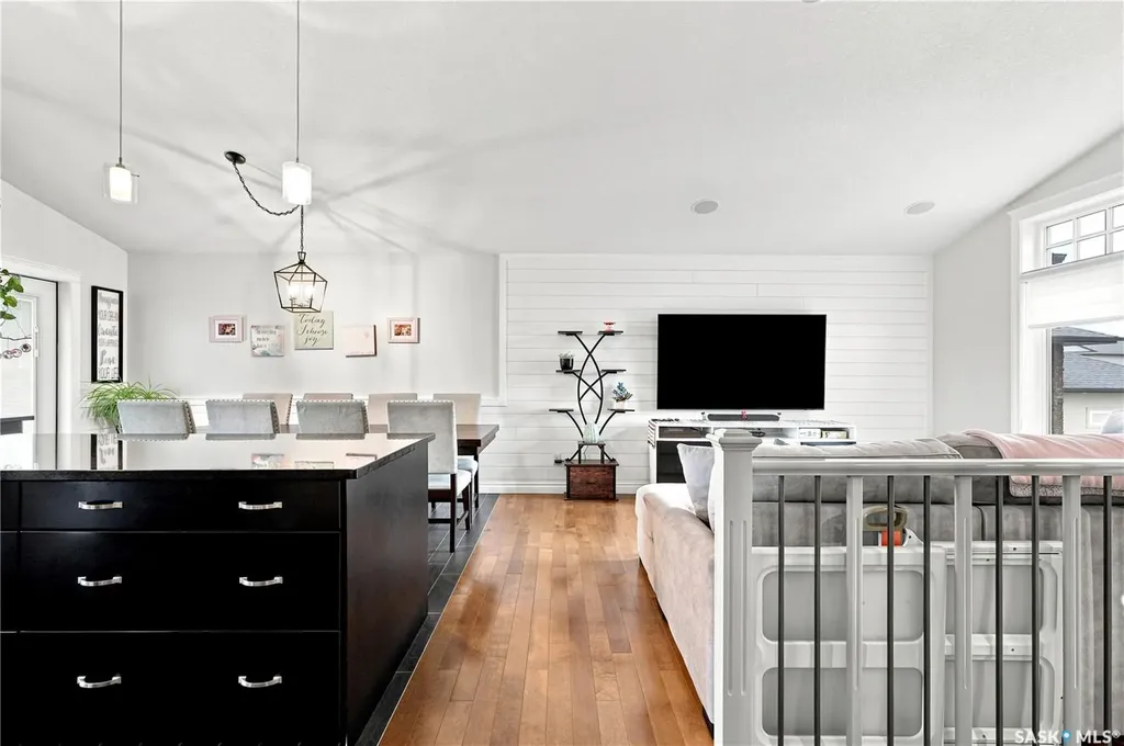 335 Dawson Crescent Saskatoon SK S7R 0K1