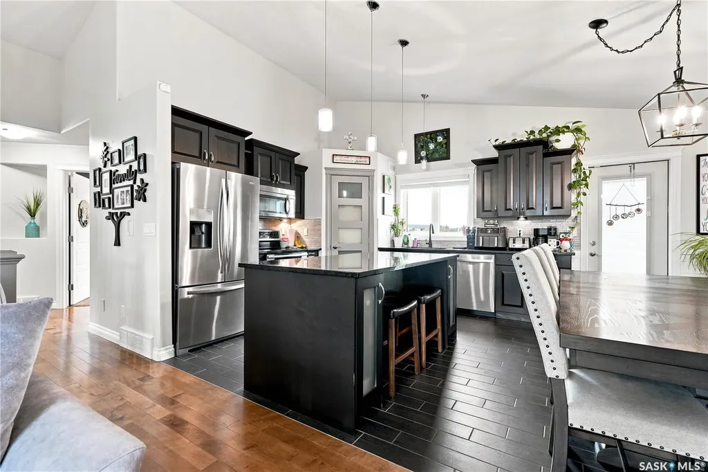 335 Dawson Crescent Saskatoon SK S7R 0K1