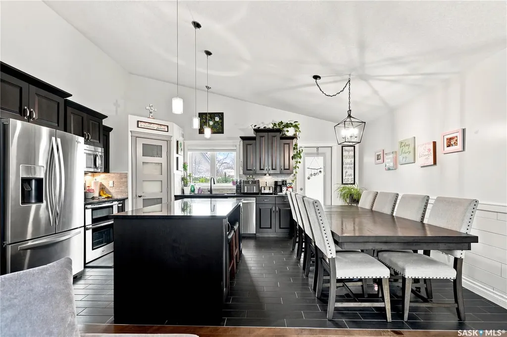 335 Dawson Crescent Saskatoon SK S7R 0K1