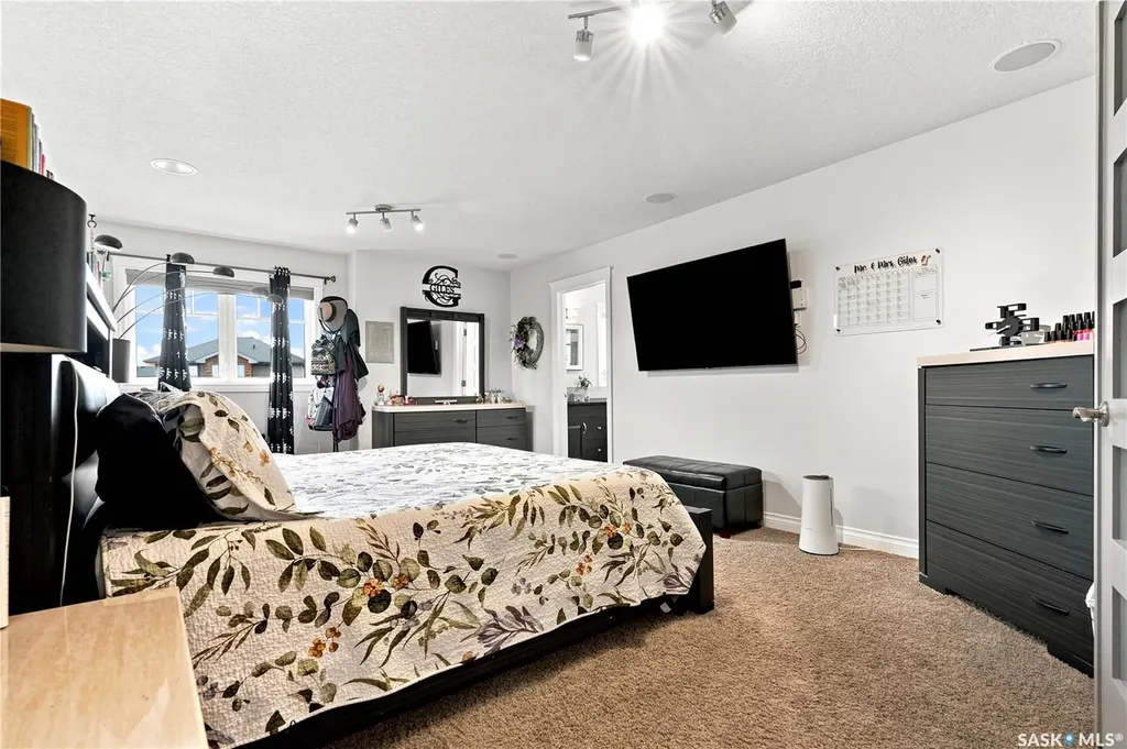 335 Dawson Crescent Saskatoon SK S7R 0K1