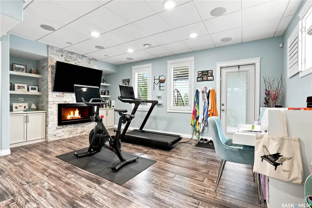 335 Dawson Crescent Saskatoon SK S7R 0K1