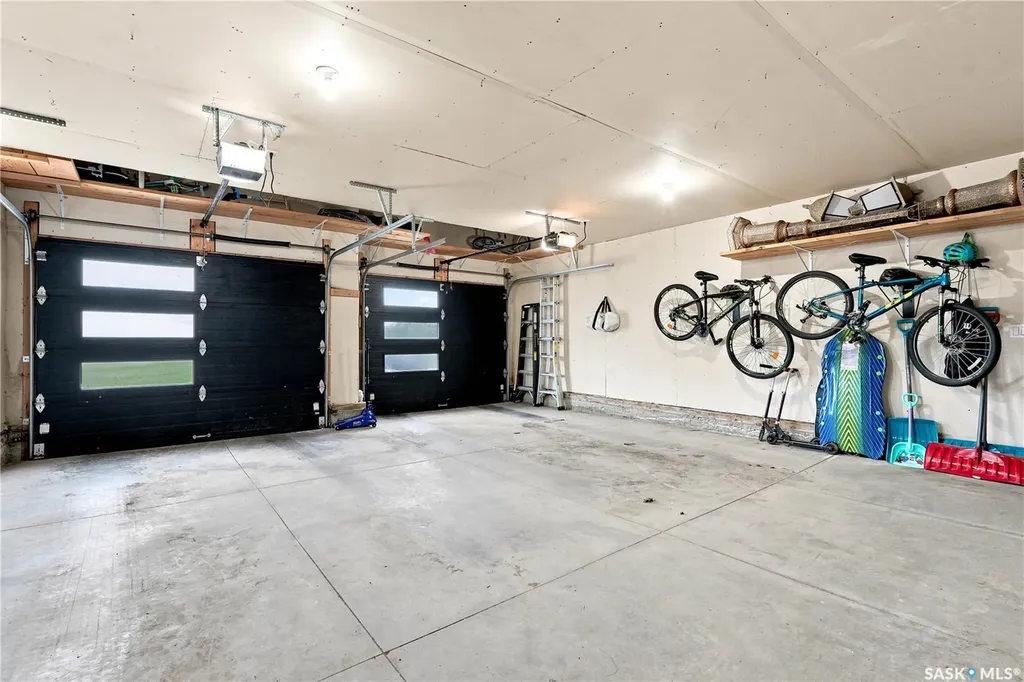 335 Dawson Crescent Saskatoon SK S7R 0K1