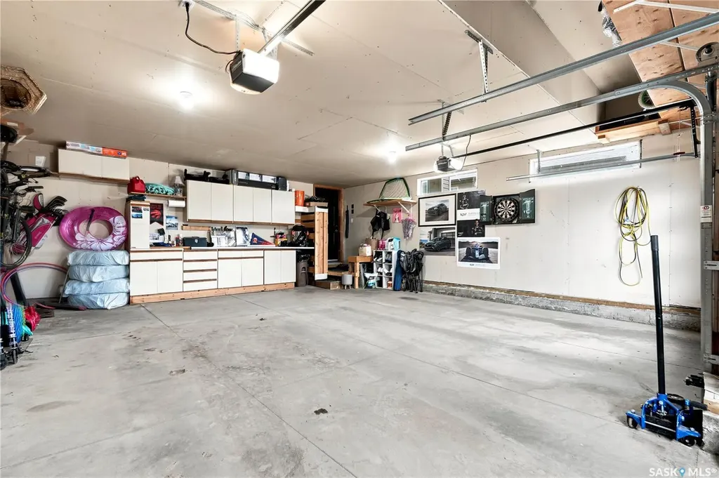 335 Dawson Crescent Saskatoon SK S7R 0K1