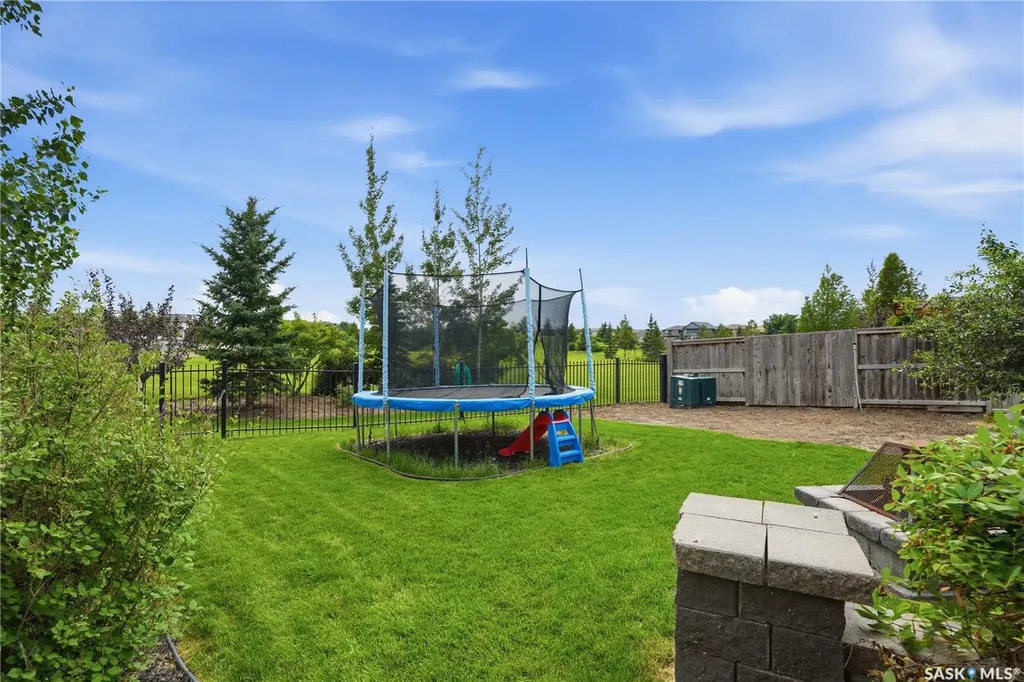 335 Dawson Crescent Saskatoon SK S7R 0K1
