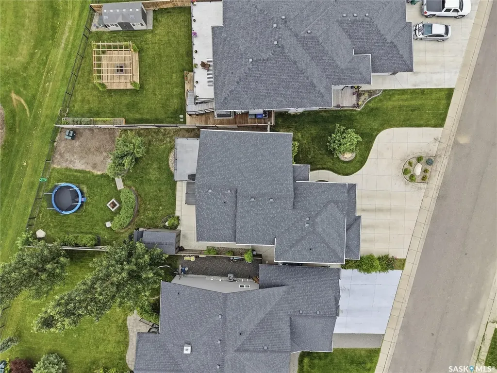 335 Dawson Crescent Saskatoon SK S7R 0K1