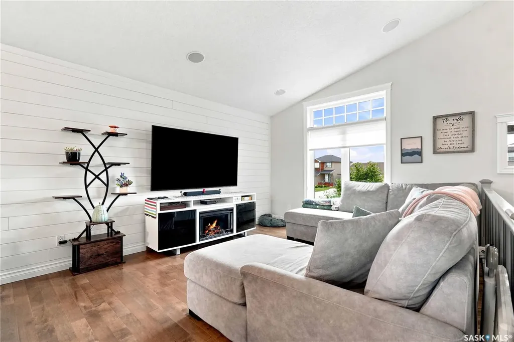 335 Dawson Crescent Saskatoon SK S7R 0K1