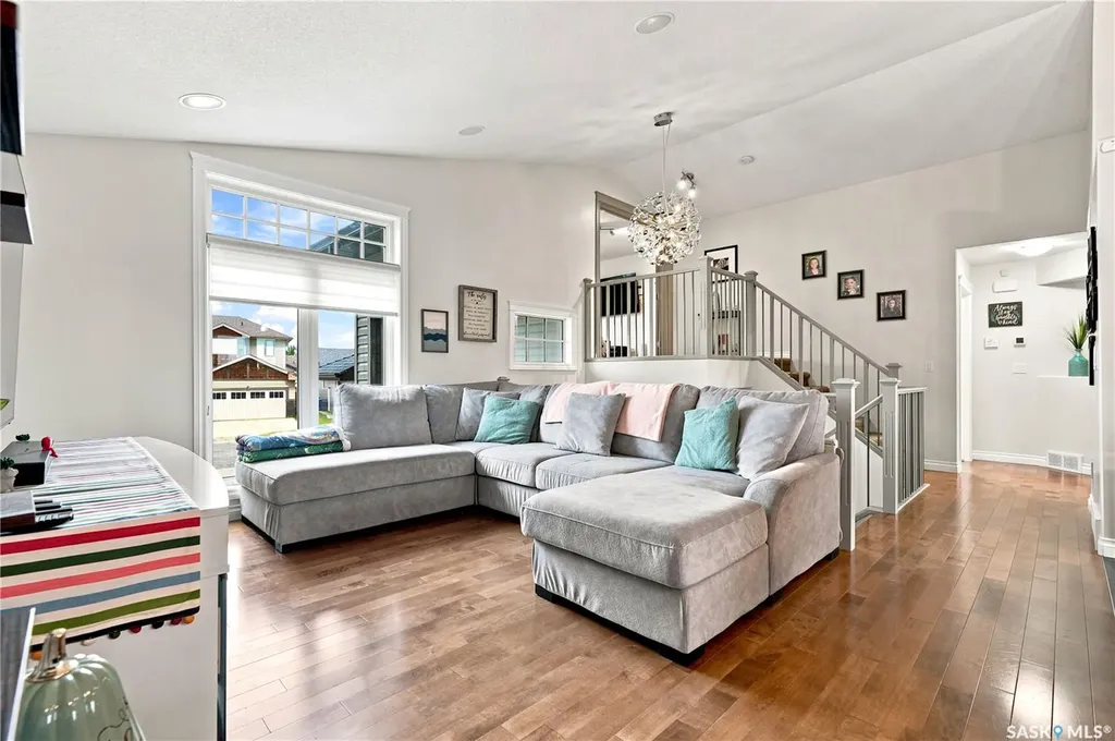 335 Dawson Crescent Saskatoon SK S7R 0K1