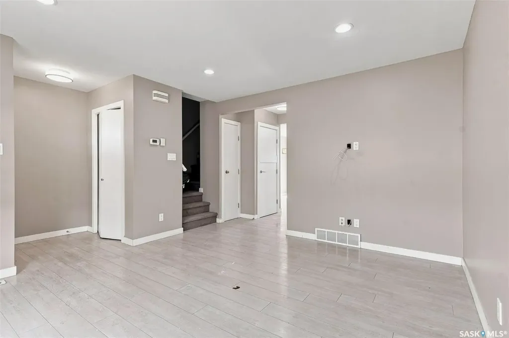 3107 Mcclocklin Road Saskatoon SK S7R 0J1