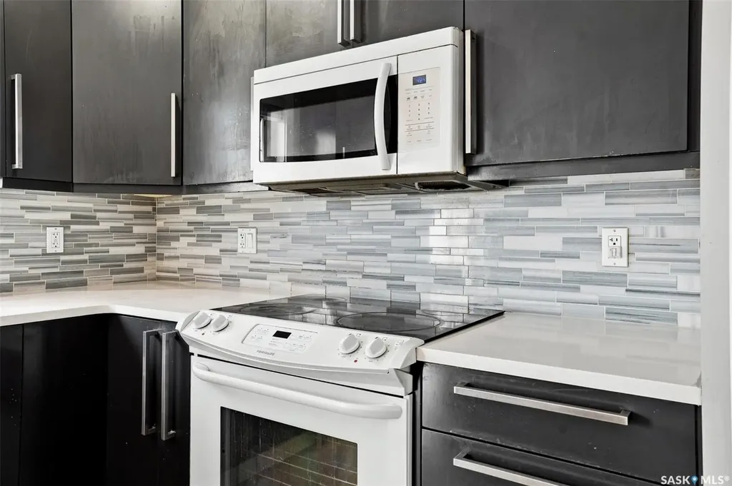 3107 Mcclocklin Road Saskatoon SK S7R 0J1