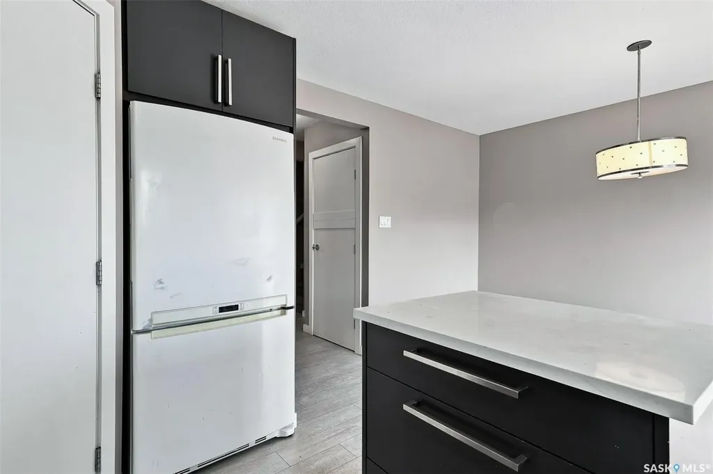 3107 Mcclocklin Road Saskatoon SK S7R 0J1