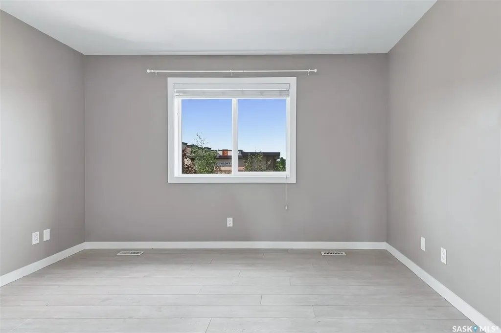 3107 Mcclocklin Road Saskatoon SK S7R 0J1