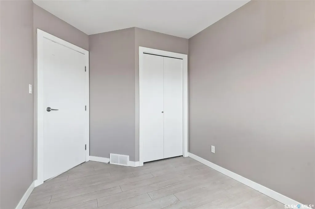 3107 Mcclocklin Road Saskatoon SK S7R 0J1