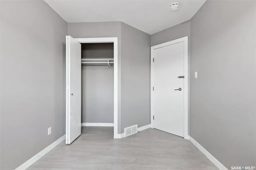 3107 Mcclocklin Road Saskatoon SK S7R 0J1
