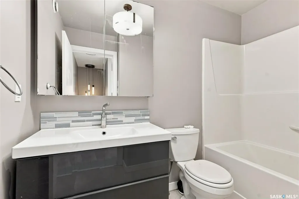3107 Mcclocklin Road Saskatoon SK S7R 0J1